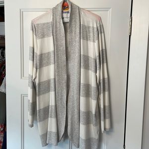 Evolution By Cyrus open from grey and white stripe cardigan 2X